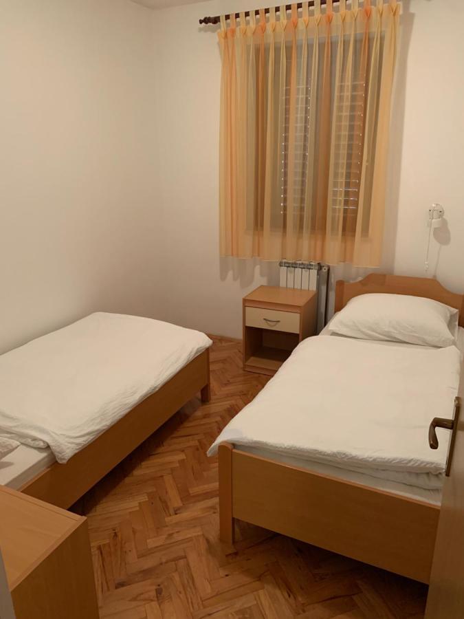 罗维尼Vila Albatros住宿加早餐旅馆 外观 照片