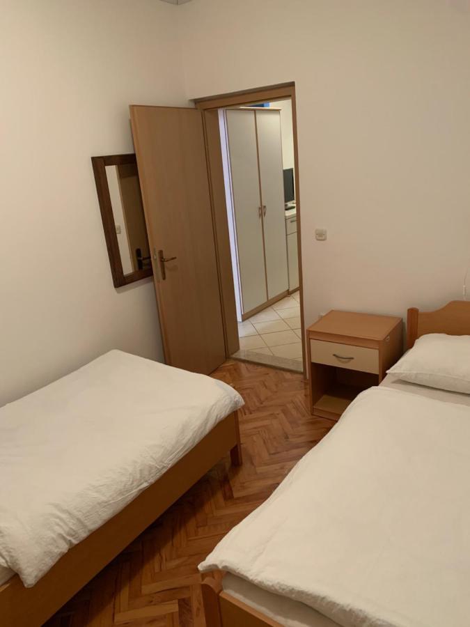 罗维尼Vila Albatros住宿加早餐旅馆 外观 照片
