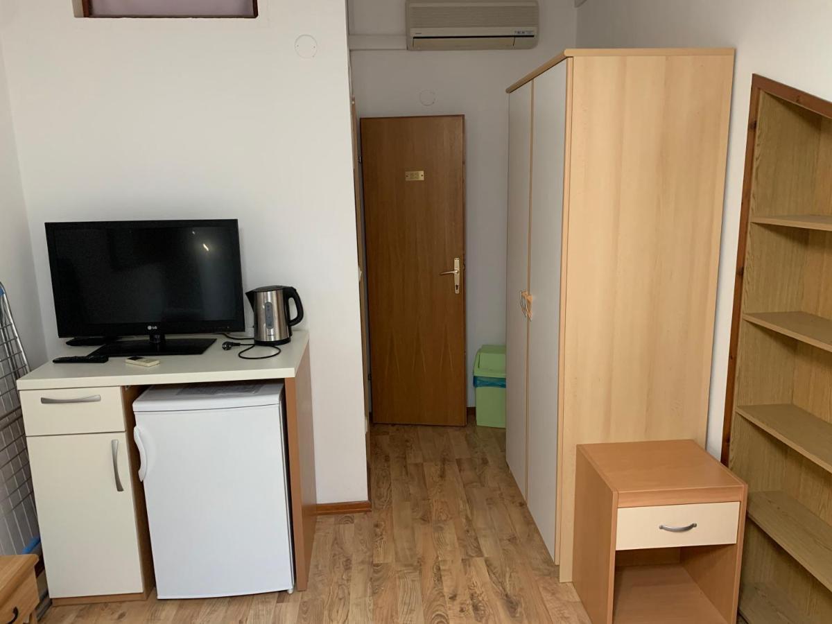 罗维尼Vila Albatros住宿加早餐旅馆 外观 照片