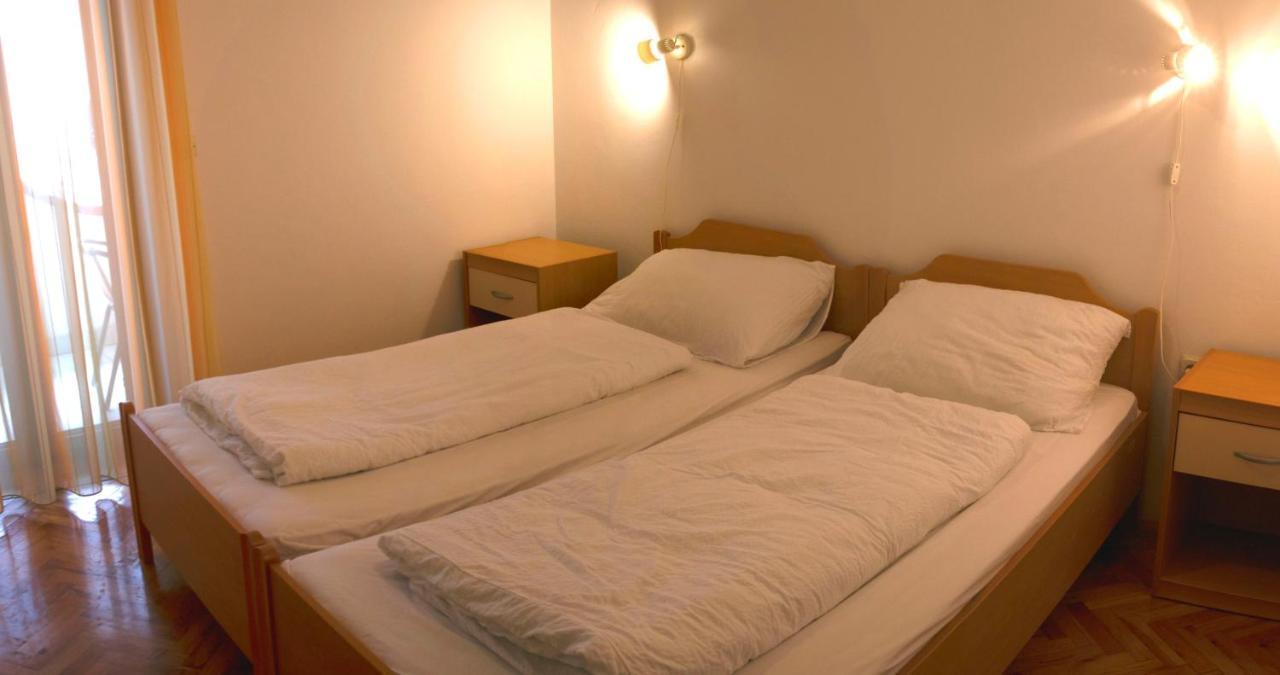 罗维尼Vila Albatros住宿加早餐旅馆 外观 照片