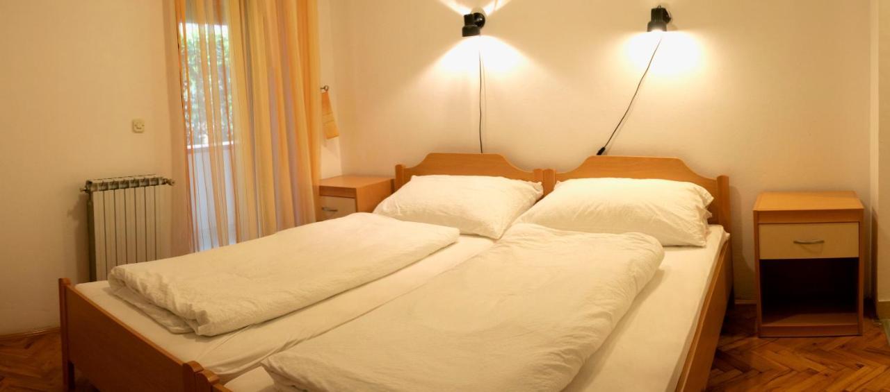 罗维尼Vila Albatros住宿加早餐旅馆 外观 照片